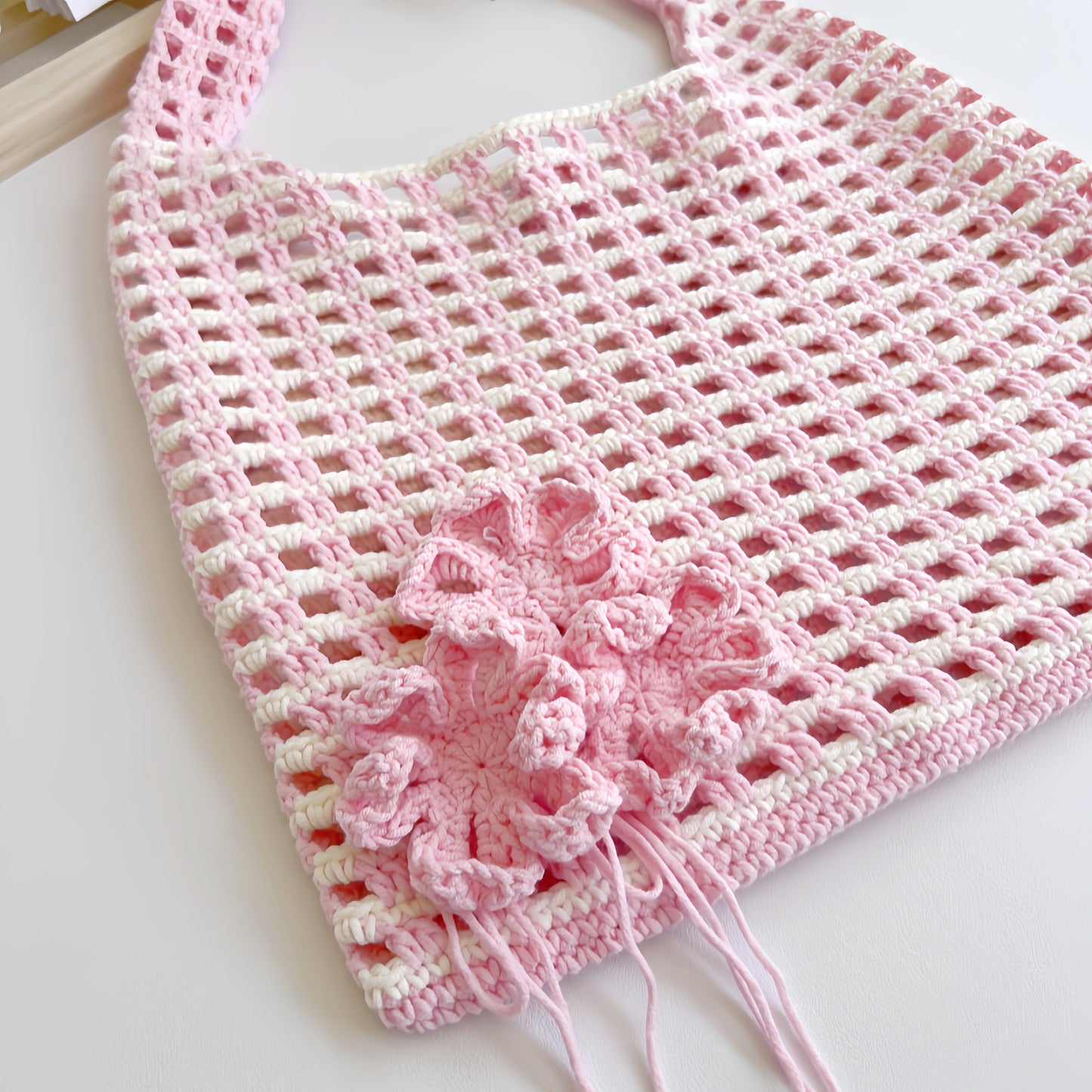 Crochet colorant hollow flower bag